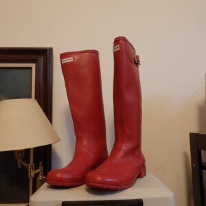 Matte Red Soft top packable Tall Hunter rain boots wellies  size 9  Great shape